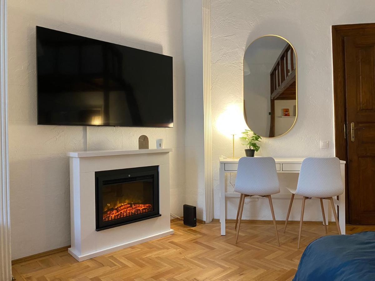 Romantic City Centre Flat - Alexandra Apartment بودابست المظهر الخارجي الصورة
