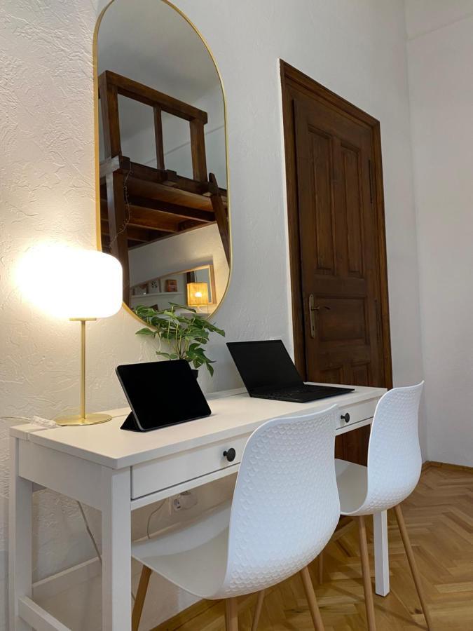 Romantic City Centre Flat - Alexandra Apartment بودابست المظهر الخارجي الصورة
